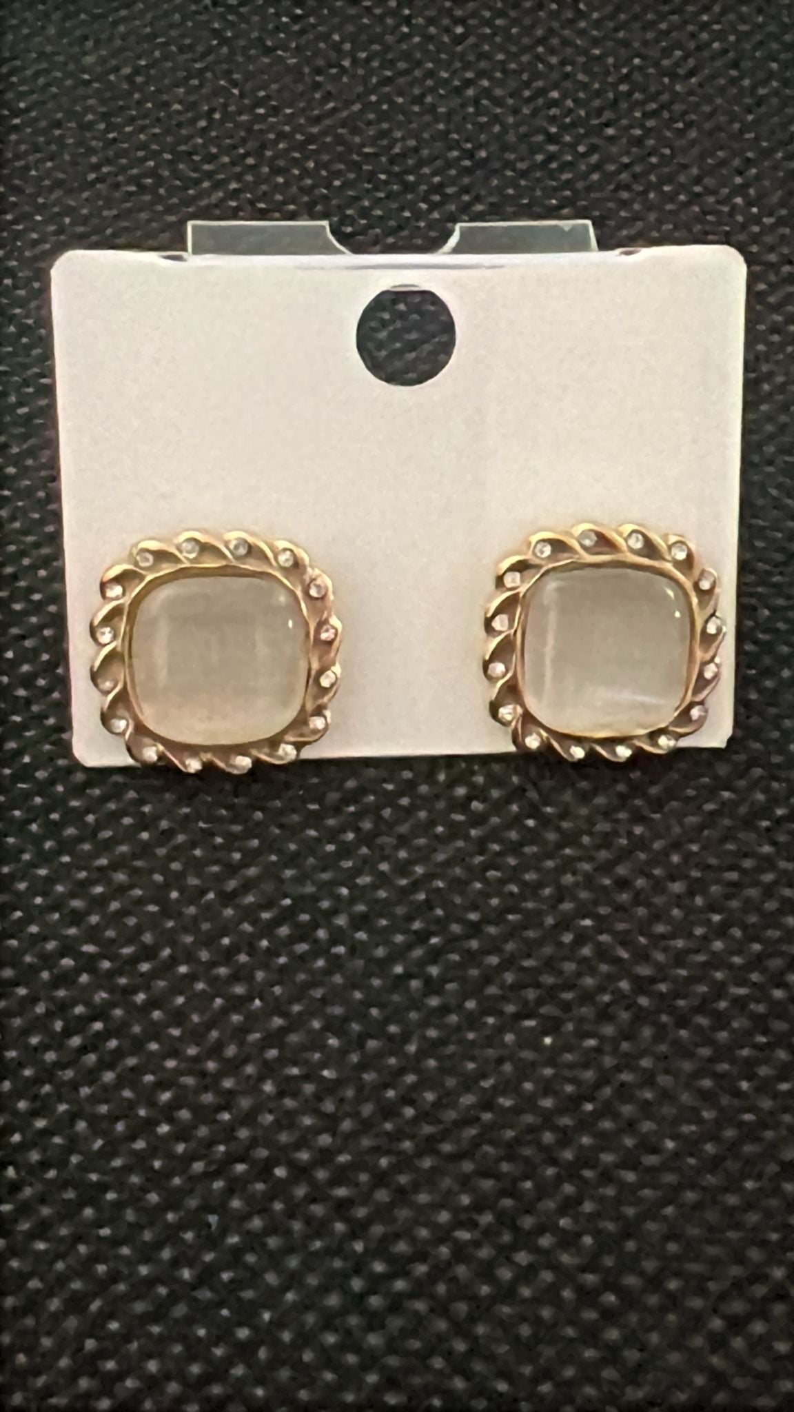Arete Moon Stone