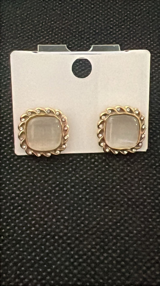 Arete Moon Stone